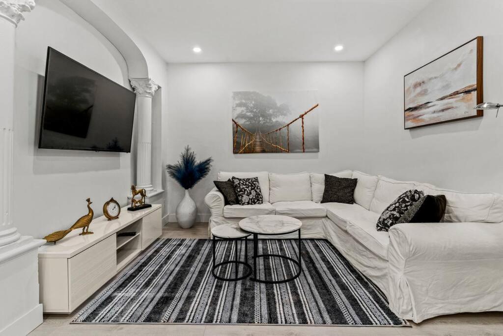 Appartement Haut De Gamme Ndg Монреаль Экстерьер фото